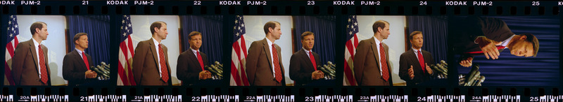 cox.wyden.reno.press.conference.tiff